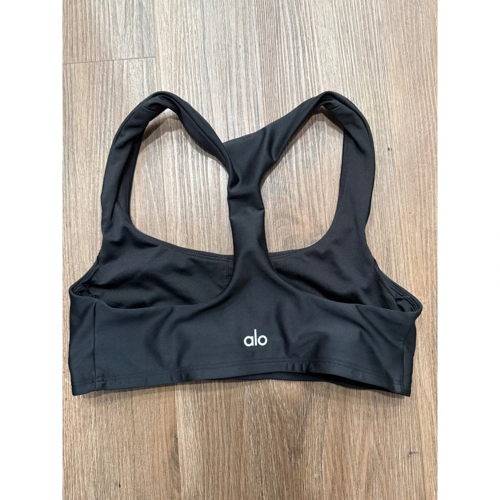 Alo Yoga Womens Black Racerback Sports Bra Size S Solid Scoop Neck Logo Worn